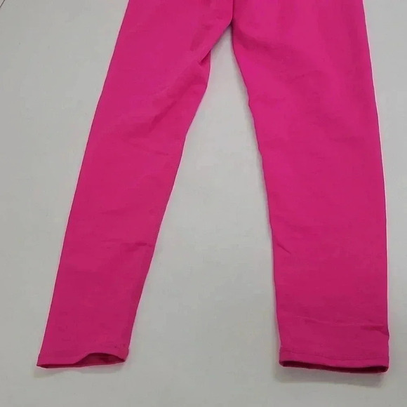 SET TLC Sports Bra in Terez Pink and TLC Leggings in Terez Pink - Picture 15 of 15